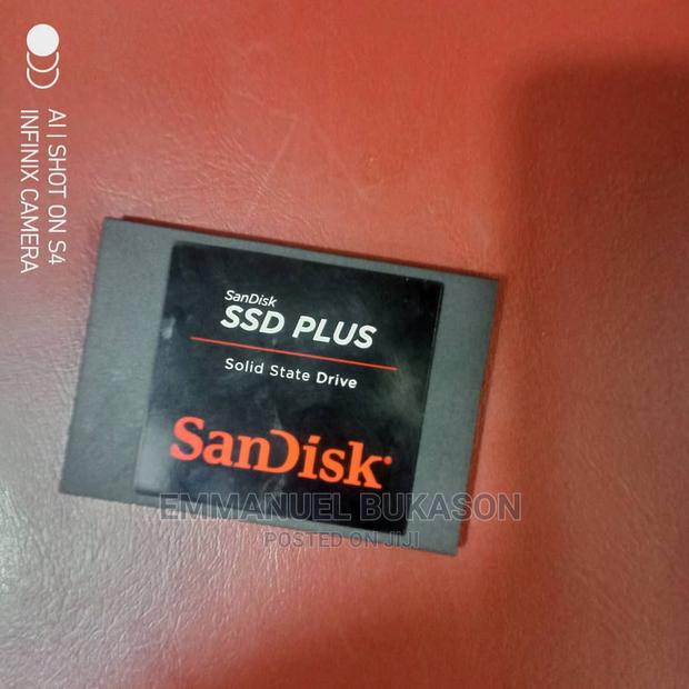 240gb Sandisk Sata SSD · Photo 3