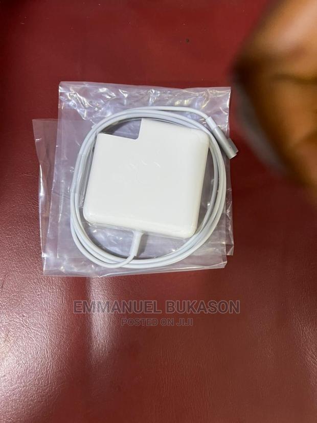 Charger for Macbook Pro · Photo 1