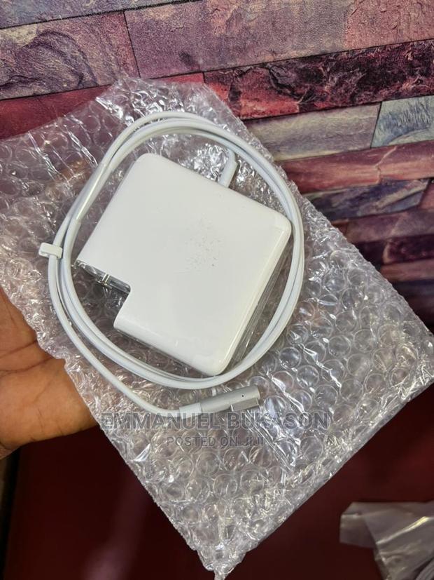 Charger for Macbook Pro · Photo 2