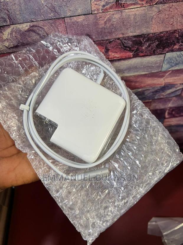 Charger for Macbook Pro · Photo 3