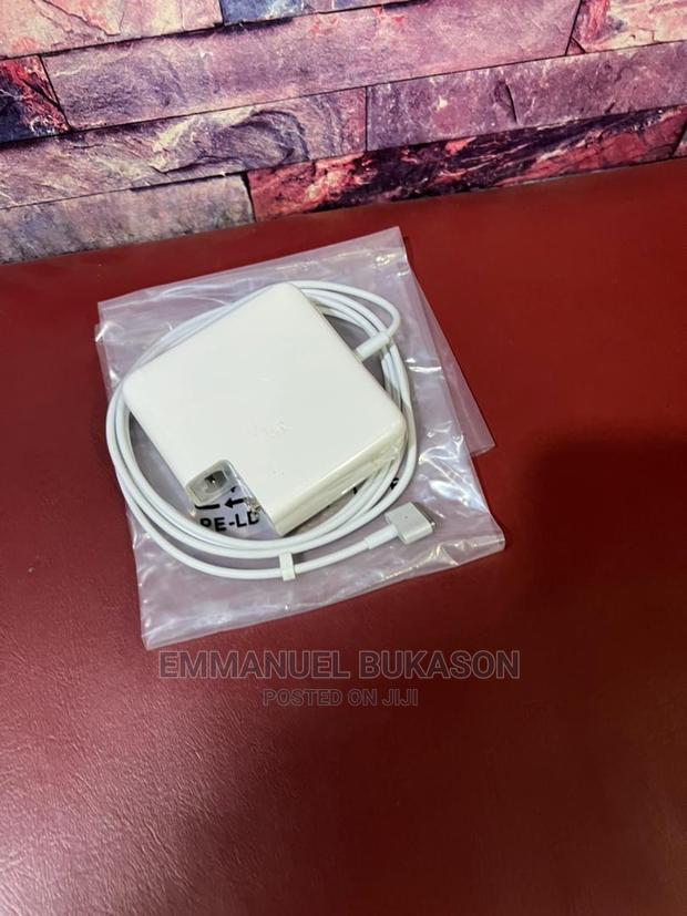 Charger for Macbook Air · Photo 1