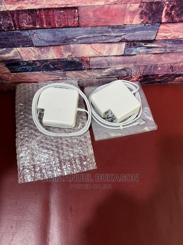 Retina Display Macbook Pro Charger · Photo 2