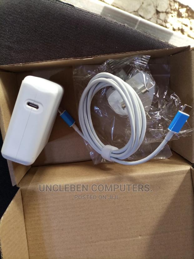 Apple Macbook Charger Type C · Photo 3