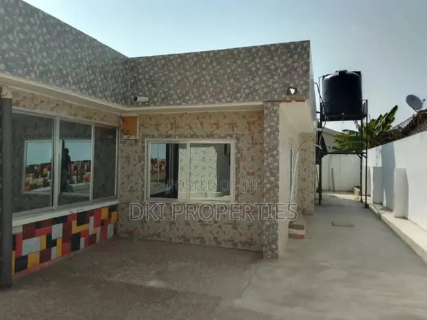 15bdrm House in Dki Properties, Kwashieman for sale · Photo 1