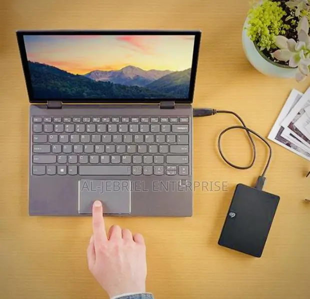 Seagate 1tb External Hard Drive · Photo 1