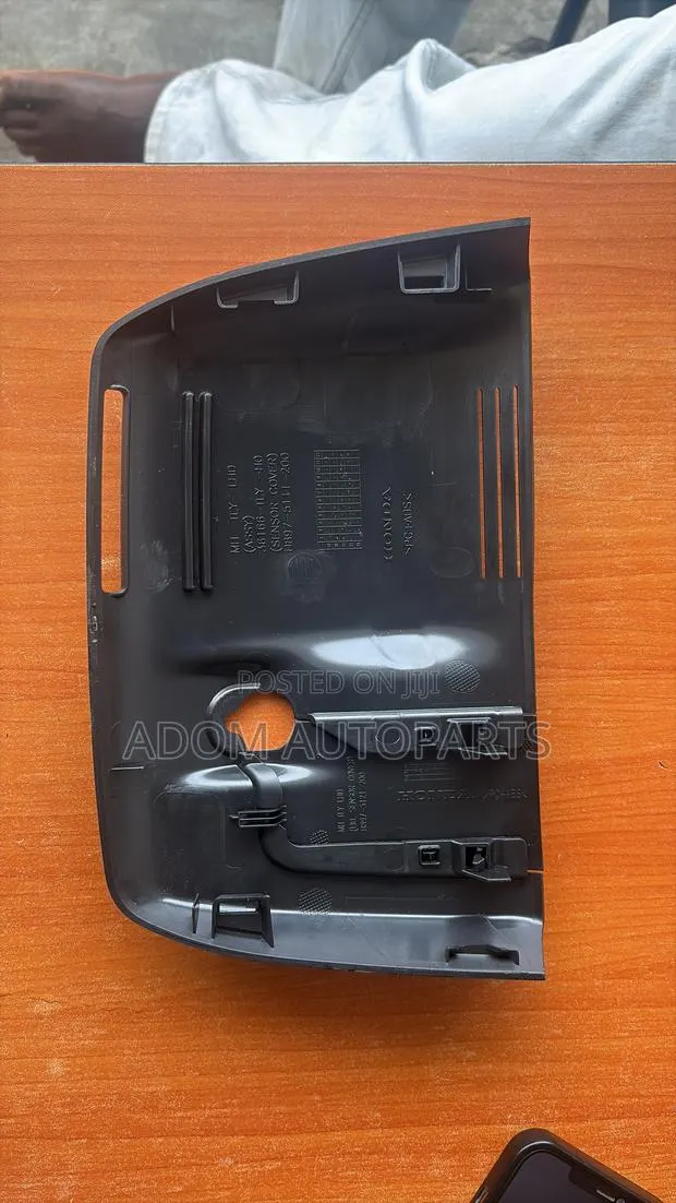 Honda CRV Windscreen Camera Cover 2017 2018 2019 2020 2021 2022 · Photo 1