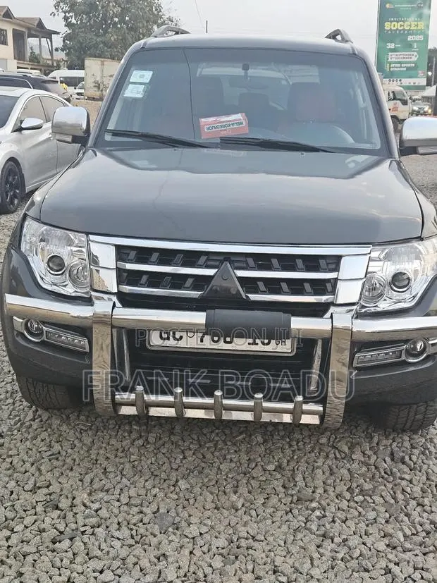 Mitsubishi Pajero 2013 Green