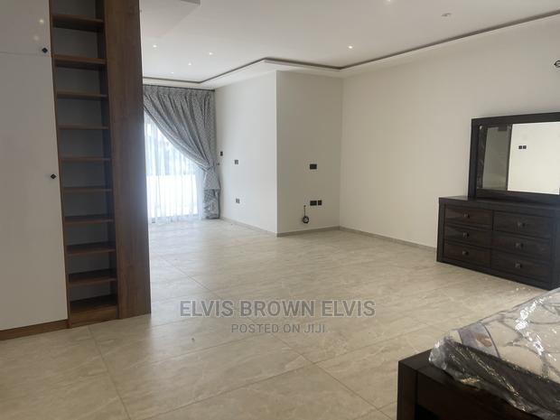 4bdrm Duplex in Living Large, East Legon for Sale · Photo 8