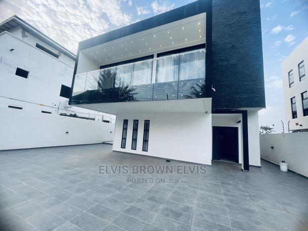 4bdrm Duplex in Living Large, East Legon for Sale · Photo 2