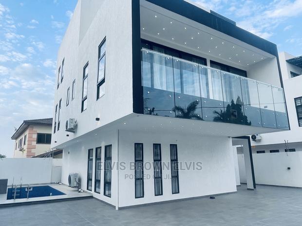 4bdrm Duplex in Living Large, East Legon for Sale · Photo 4