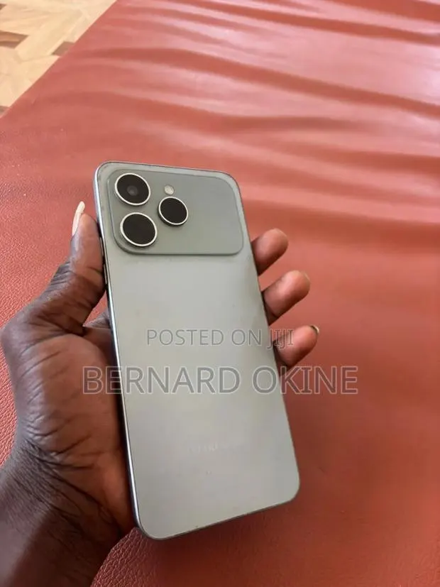 Tecno Spark 40 128 GB Gray · Photo 1