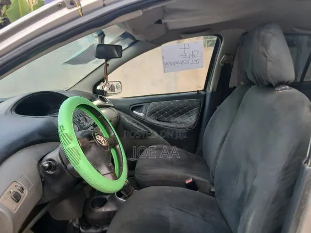 Toyota Yaris 1.3 2006 · Photo 1