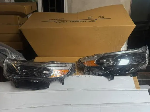 Ford Explorer 2020 Head Lamp. Pair · Photo 1