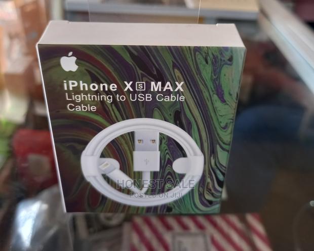 iPhone Lightning to USB Cable · Photo 1