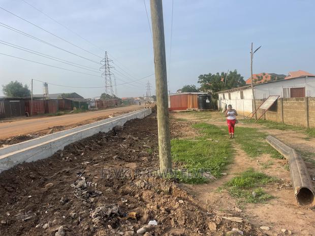 4 Plot of Land 4 Sale at by the Main Roadside at Legon Hils · Photo 1