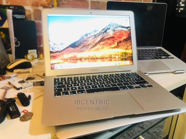 Laptop Apple MacBook Air 8GB Intel Core I5 SSD 128GB · Photo 1