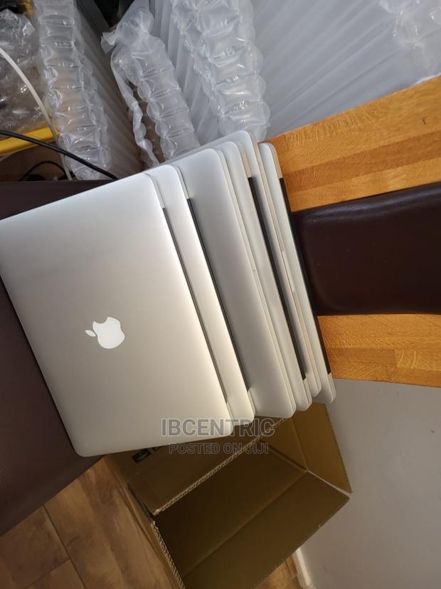 Laptop Apple MacBook Air 8GB Intel Core I5 SSD 128GB · Photo 4