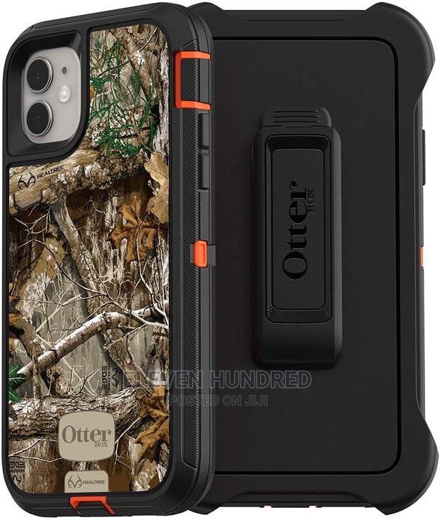 Apple iPhone 11 Otterbox Defender Series Cover · Photo 1