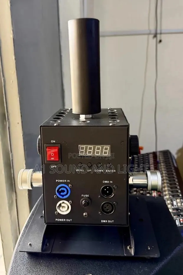 Prolumen CO2 Cannon Fog Jet Stage Effects Machine With LED · Photo 1