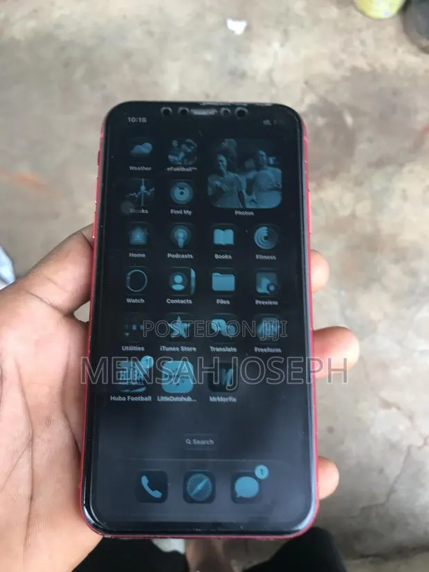 Apple iPhone 11 64 GB Red · Photo 1