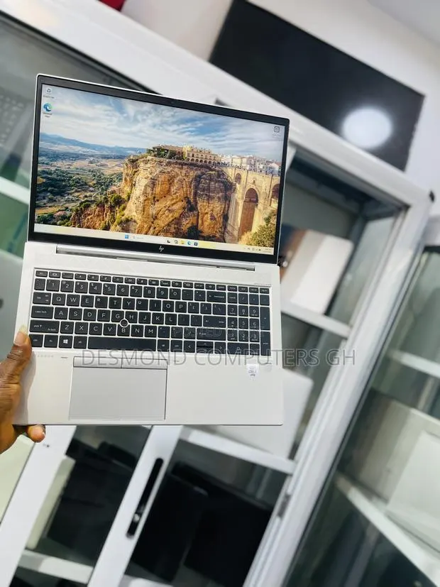 Laptop HP EliteBook 840 G7 8GB Intel Core i7 SSD 256GB · Photo 1