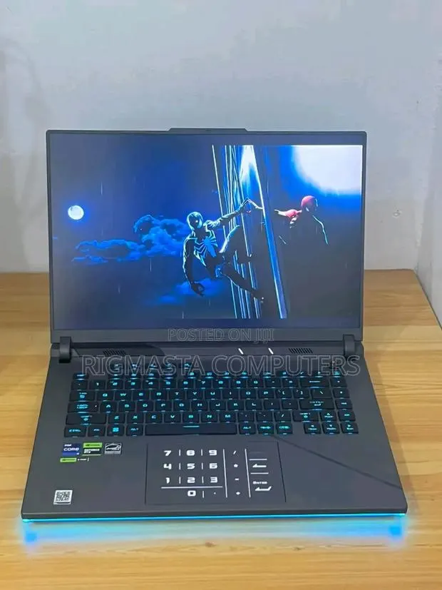 New Laptop Asus ROG Strix G17 16GB Intel Core i9 SSD 1T · Photo 1