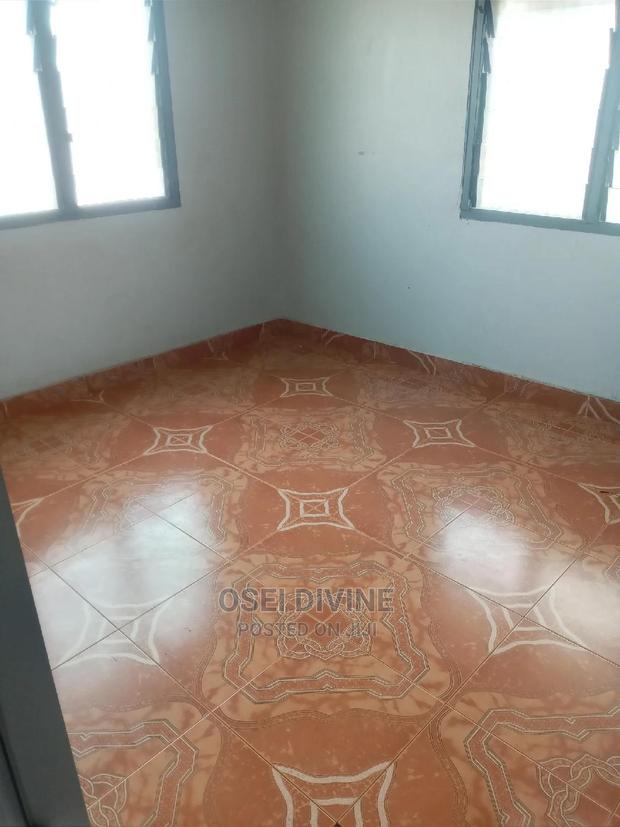 Chamber and Hall S/C Apartments Dansoman · Photo 3