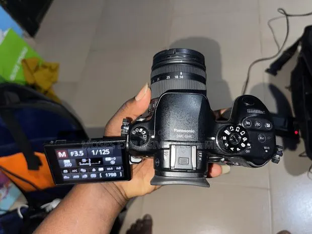 PANASONIC GH4 99% New (Body Only) · Photo 1