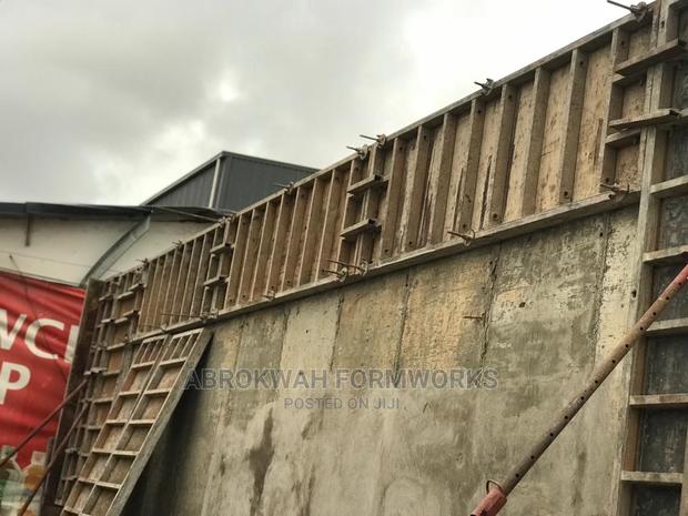 Retaining Wall · Photo 1