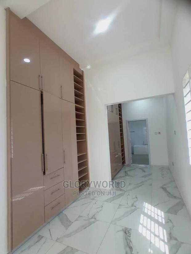 5bdrm House in Lake Side Estate for sale · Photo 7