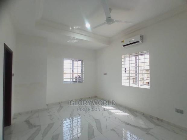 5bdrm House in Lake Side Estate for sale · Photo 5