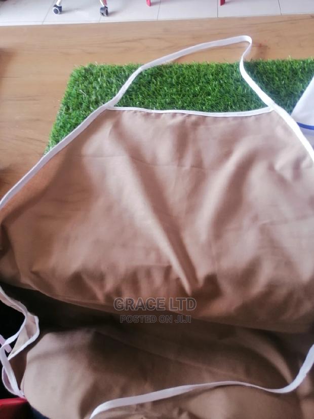 Khaki Apron · Photo 2