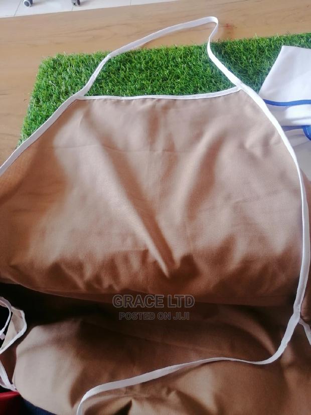 Khaki Apron · Photo 1
