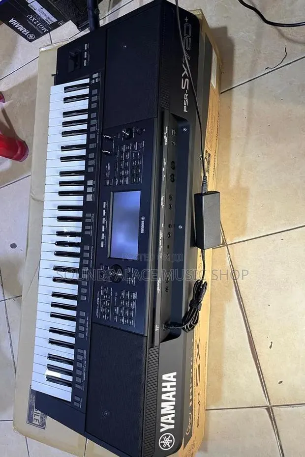 Yamaha PSR-SX720+ 61key Mid-Tier Digital Arranger Workstation Keyboard · Photo 1