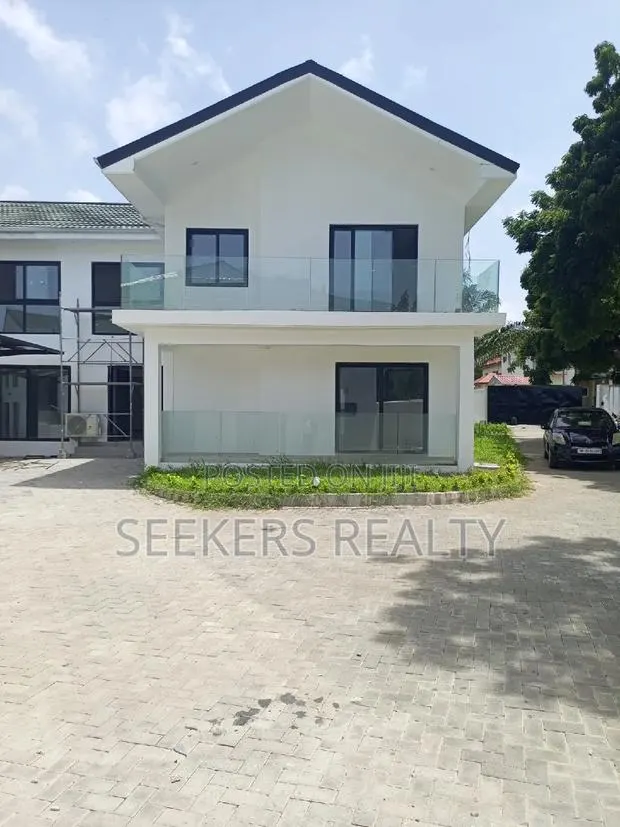 4bdrm Townhouse / Terrace in Seekers Realty, Cantonments for rent · Photo 1