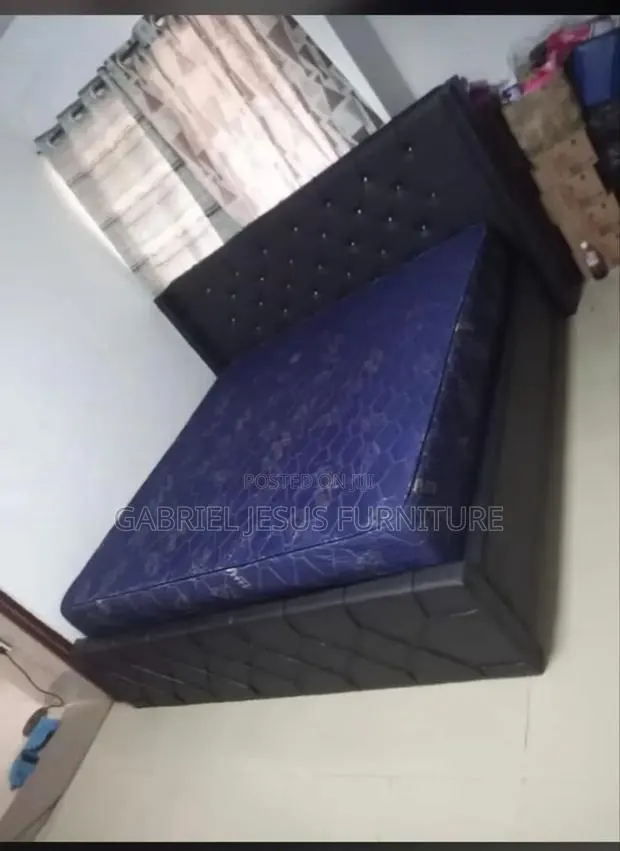 King Size Bed With Mattress · Photo 1