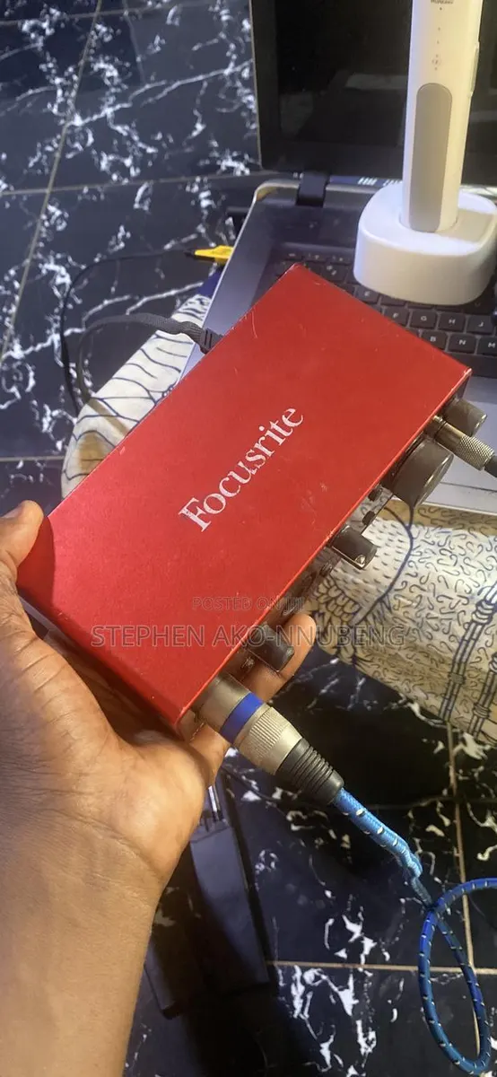 Focusrite Scarlet 2i2 · Photo 1