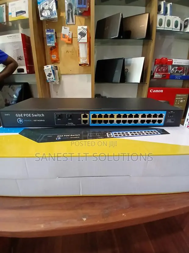 24 Port Ai Smart Poe Switch · Photo 1