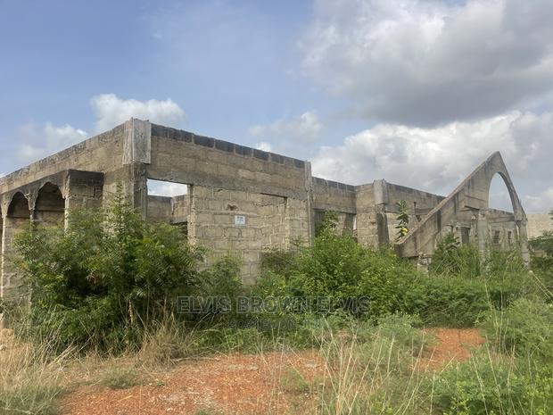 Uncomplicated House for Sale on 2 Plot at Legon Hills · Photo 2