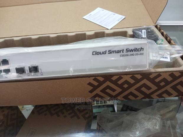 Mikrotik Cloud Switch CSS326-24G-2S+RM · Photo 3