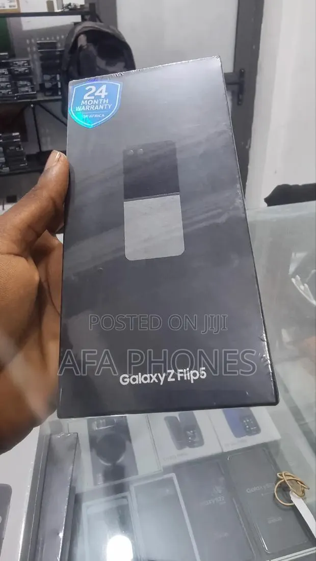 New Samsung Galaxy Z Flip5 256 GB Blue · Photo 1