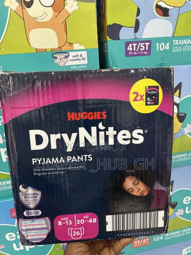 Huggies Drynites Girls 8-13 Years _ 30-48kg · Photo 1