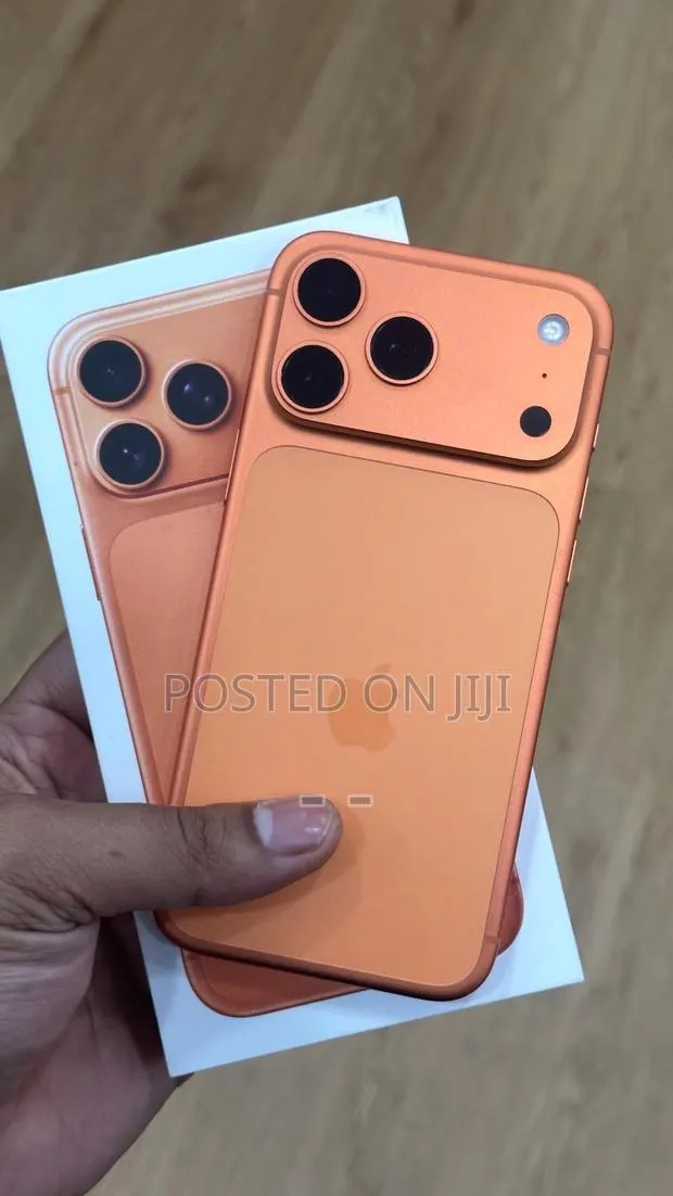 Apple iPhone 17 Pro Max 256 GB Orange · Photo 1