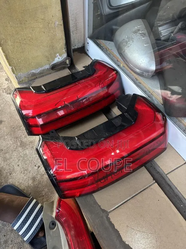 Tundra 2022-2023-2024-2025 Homeused Taillight · Photo 1