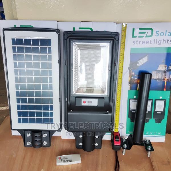 300w Solar Street Light With Remote Control - Black · Photo 6