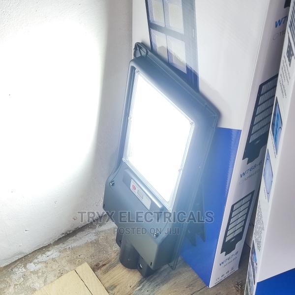 300w Solar Street Light With Remote Control - Black · Photo 2