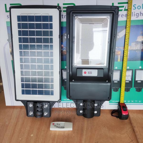 300w Solar Street Light With Remote Control - Black · Photo 1