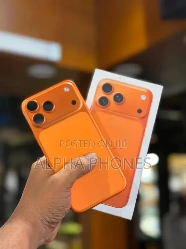Apple iPhone 17 Pro Max 512 GB Orange · Photo 1