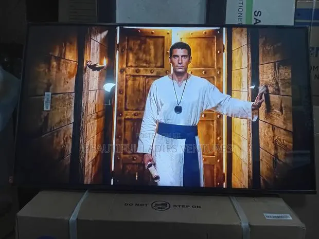 Samsung 43-Inch Advanced Smart Television · Photo 1