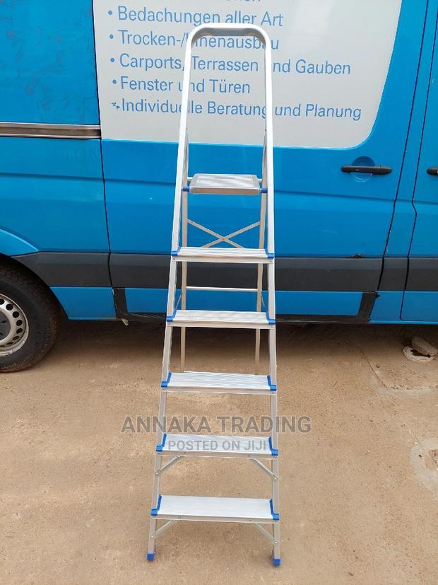Step Ladder · Photo 1